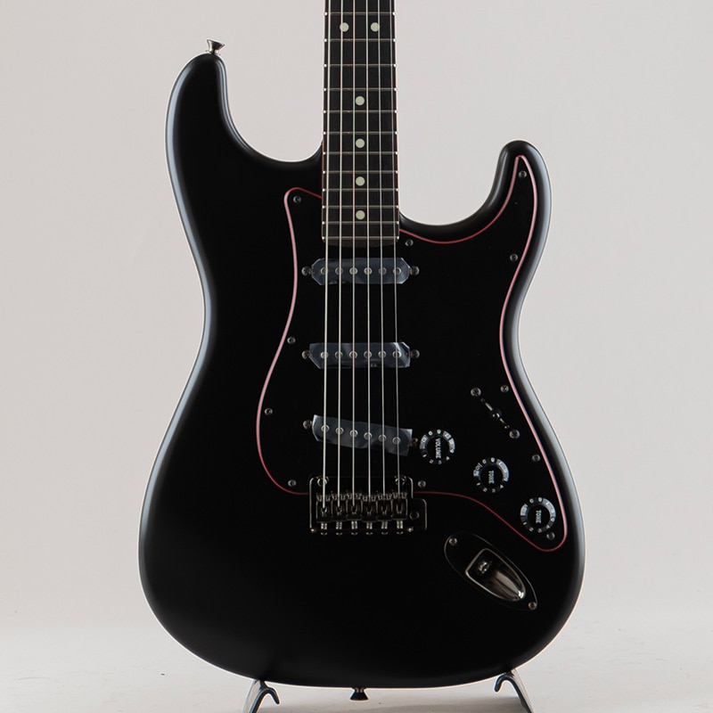 Made in Japan Limited Hybrid II Stratocaster Noir /Black/Rosewood Fingerboard