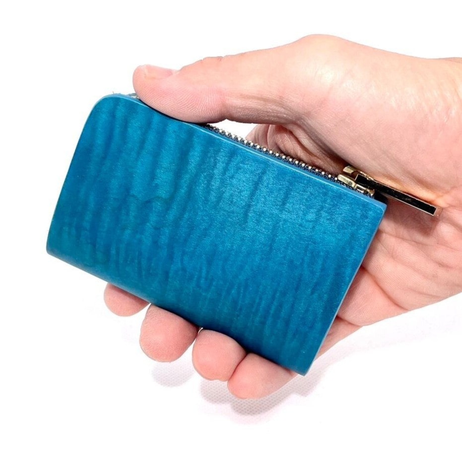 《HAND MADE Made in Japan》 sciva 小銭入れ BLUE ブルー 青 cin-02 BLU 樹の肌触りと革の味わい エイジングにより艶、触り心地の変化を楽しめる