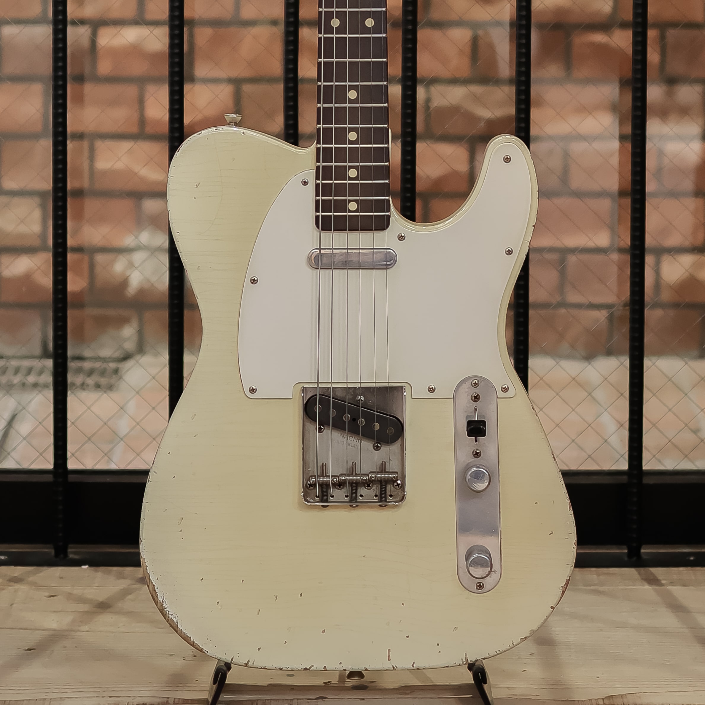 Early 60s Whiteguard #44281 Medium Aging Blonde Rosewood FB Medium C Neck
